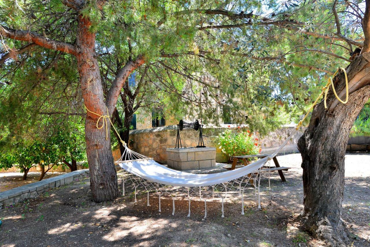 Pyrgos Ralli Estate Guesthouse Aegina Exterior foto
